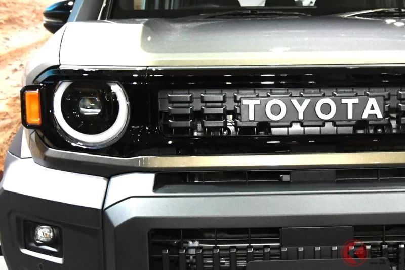 全長4.5m級的「compact Land Cruiser」引發關注！Toyota全新「Land Cruiser 240」是什麼？採用「圓形頭燈」與「off-road規格」，現身Tokyo Auto Salon 2026的「Land Cruiser FJ」帶你一次了解！