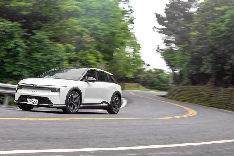 風馳電掣 Foxtron Bria Pioneer