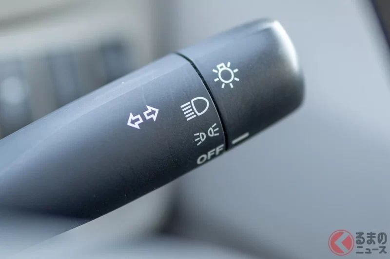 「那樣根本沒意義！！」「方向燈請提早打！！」職業駕駛在SNS上的發文引發熱烈討論！也有人指出所謂的「地方性規則」，前警察官出面解說