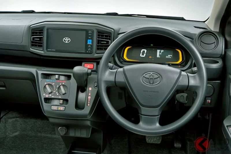 新車約99萬日圓！Toyota「4人座“kei”sedan」超有吸引力！壓倒性的「高CP值車」連aircon＆keyless＆「Smart Assist」都配好配滿已經很夠用！「Pixis Epoch」是一台價格以上價值的車