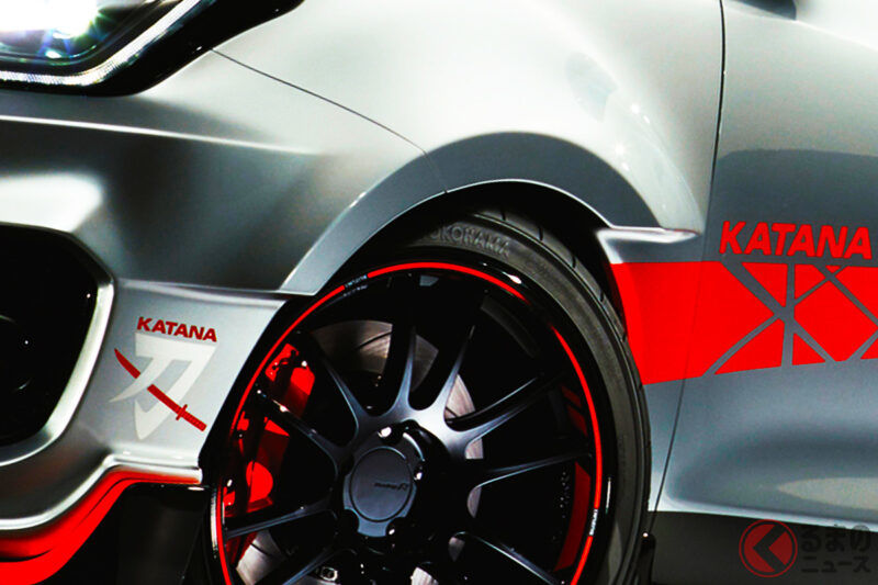 Suzuki名車「Katana」靈魂延續的「正統性能跑車」引爆熱烈迴響！「只有Suzuki做得出來！」、「我是騎重機的但認真很想要…」的聲音也湧現！實現“重機×汽車”熱血駕馭的傳奇合作「Swift Sport “KATANA”版本」實在太猛了！