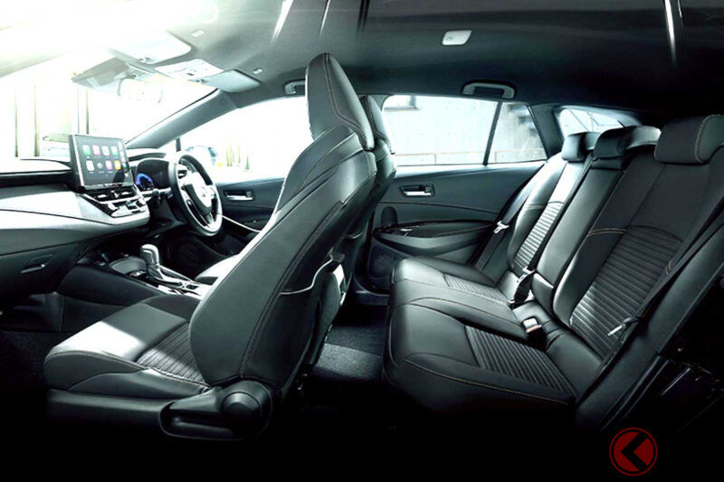 1公升可以跑29.5km！全長4.5m級的Toyota最新「剛剛好的wagon」引發關注！新車235萬日圓起跳，「駕駛座很寬敞又舒適」獲得好評！改為「hybrid專用」的「Corolla Touring」引發的市場反應是？
