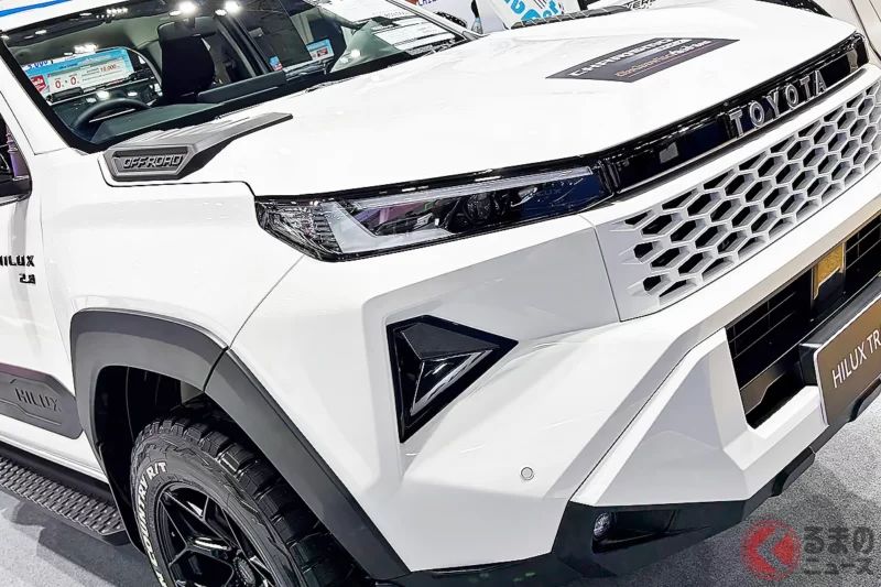 睽違10年全面大改款！Toyota全新「商用車」即將上市！全長約5.3m的「霸氣車格」，還搭載創新powertrain！外型也更俐落的「新世代Hilux」預計2026年中導入日本