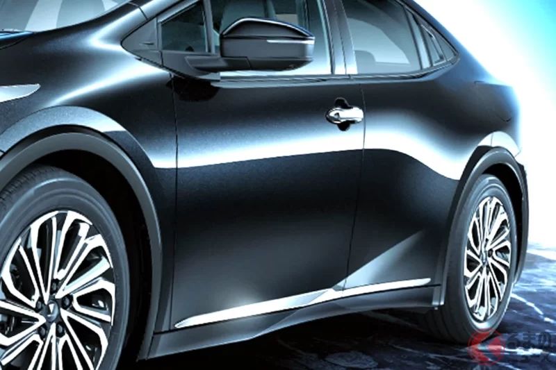 Toyota「“優雅風格”的Prius」引發關注！強調「銳利眼神」的「專屬鍍鉻飾條」超帥！從車頭到側邊全面提升質感的「MODELLISTA Cool Shine Kit」到底是什麼？