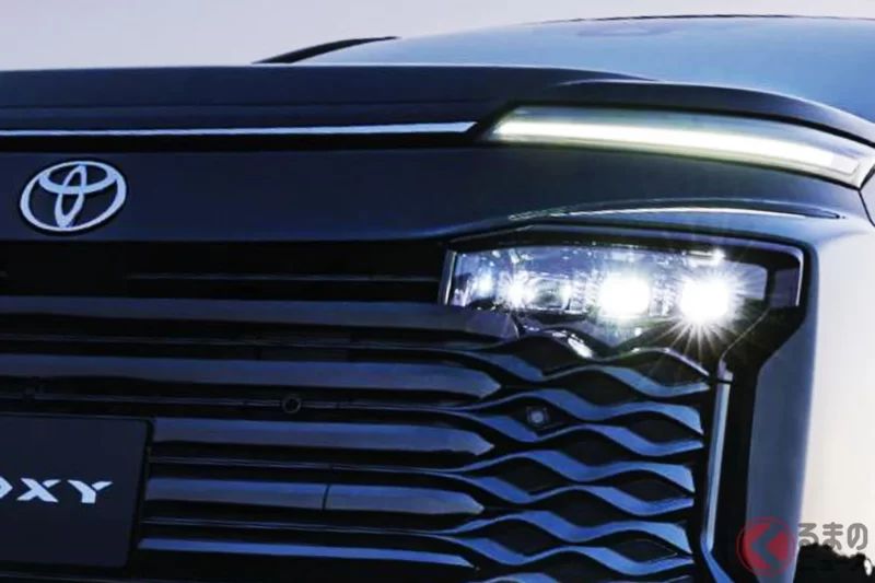 Toyota「新型 Voxy」詢問量暴增!? 還沒正式上市就可能出現「停止接單」狀況？剛剛好的車身尺寸＋帥氣前臉的「超人氣 minivan」改良車型登場，讓經銷商也相當熱絡