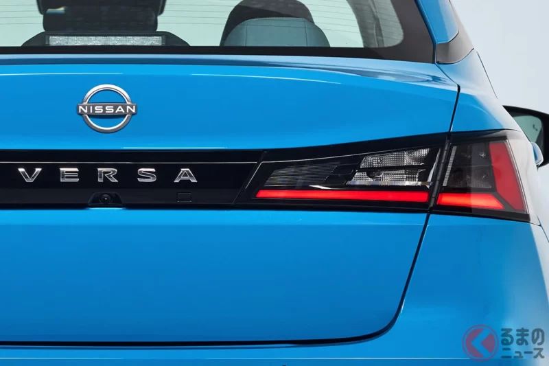 Nissan 發表「新型 Compact Sedan」引發熱烈迴響！採用「X-Trail 臉」設計，被稱讚「就是帥！」也有聲音表示很直接好看！同時搭載 MT（手排），售價約 342 萬日圓起的「新型 Versa」墨西哥規格究竟是什麼！