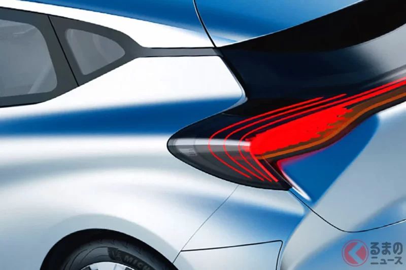 全長約4公尺的「小型“3 door”hatchback」引發熱烈討論！1公升竟然可以跑「100km」!?「對開門設計很創新」「原來靈感是這個」等聲音不斷！這台超低油耗機器，Renault「Eolab」法國車款是什麼？