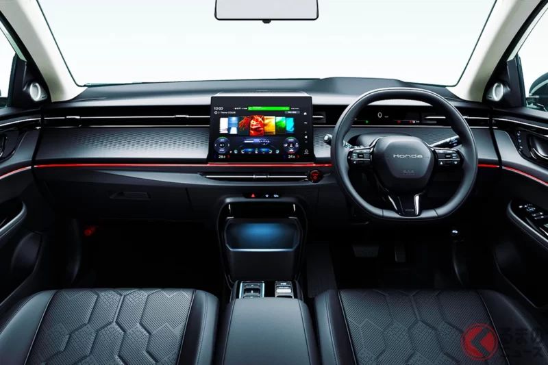 全長4.8米級！Honda「全新SUV」引發熱議！ 還有人直呼「想趕快體驗看看」！ 採用「發光H Logo＋橢圓方向盤」的「INSIGHT」到底有哪些討論聲浪？