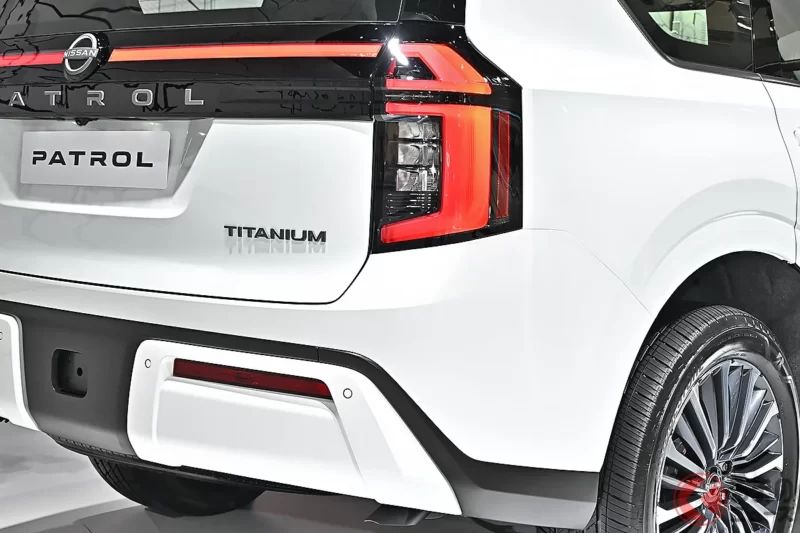 Nissan「大型三排座 SUV」即將上市！ 車長超過5.3公尺、擁有霸氣十足的「方正硬派設計」，還搭載超過400匹馬力的「強悍 Twin Turbo」！ 豪華 Flagship 車型「全新 Patrol」備受期待！
