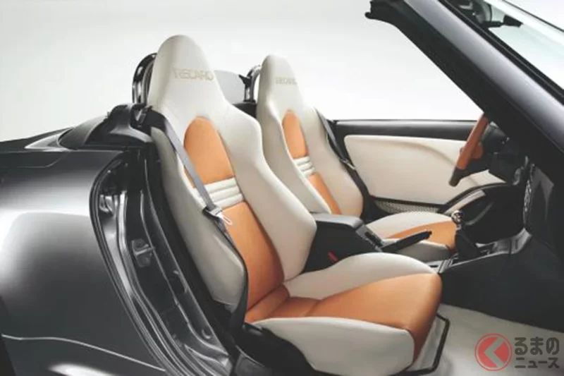引起關注的，是Daihatsu這款創新的「2人座」跑車！搭載1.5升引擎，加上氣勢十足的「無車頂寬體車身」成為最大亮點！擁有豪華內裝的「Copen ZZ」究竟是什麼樣的車？