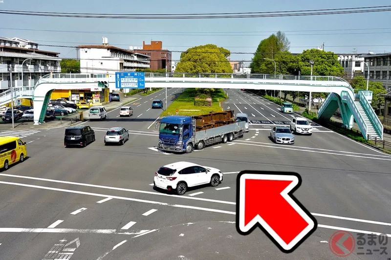顛覆思維的「反轉型路口」是什麼！？透過讓道路“扭轉”的創新設計，實現「右轉等待為零」！甚至連“箭頭號誌”都不需要的結構究竟是什麼！日本導入正透過「產官學合作」持續研究中！