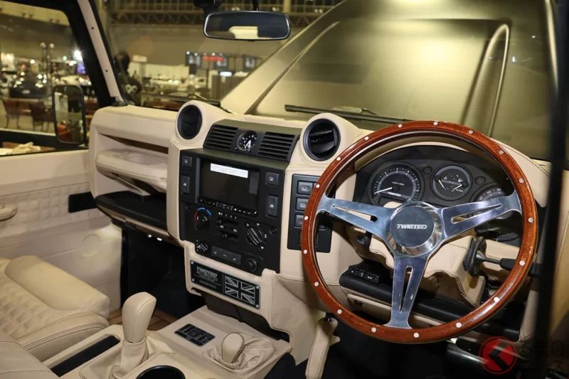 復古車設計的「正統4WD車型」超吸睛！在「當年的車身」中加入「最新動力單元」，還採用職人手工打造豪華內裝！以「Defender」為基礎、重新Handmade打造的「TWISTED T110」究竟是什麼？