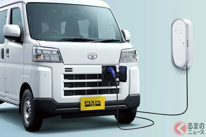 Toyota 新型「滑門」輕型 van 在經銷商引發大量詢問！方正造型帶來「寬敞空間」與「靜音」特性的車型備受關注！可使用電動工具的舒適規格「Pixis Van EV」引發的迴響是什麼？