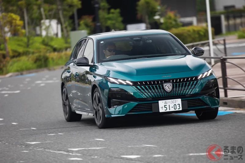 睽違4年迎來大幅改款的「新型hatchback」實際駕駛感受如何？外觀更新進化成「獅子臉」設計，Peugeot「308」的實力究竟如何？