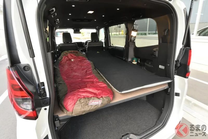 Toyota全新「2排・5人座」新型Noah／Voxy登場！ 擁有全長4.7公尺級「寬敞空間」，甚至能讓2名成人「平躺睡覺」！ 行李也能「整齊收納」的舒適車宿（車中泊）版本「MU」，與7人座版本究竟有什麼不同？