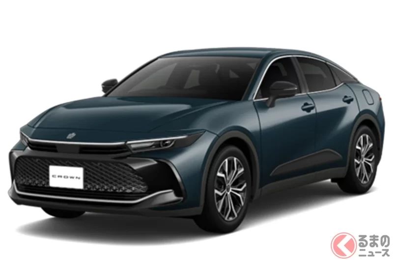 Toyota中最便宜的最新「Crown」引發關注！雖然比最頂級版本便宜了約390萬日圓，但卻同樣搭載四輪驅動，還具備每公升22.4公里的優異油耗表現，是一大亮點！採用強悍專屬設計與具高級感內裝的「Crossover G」究竟是什麼樣的車呢？