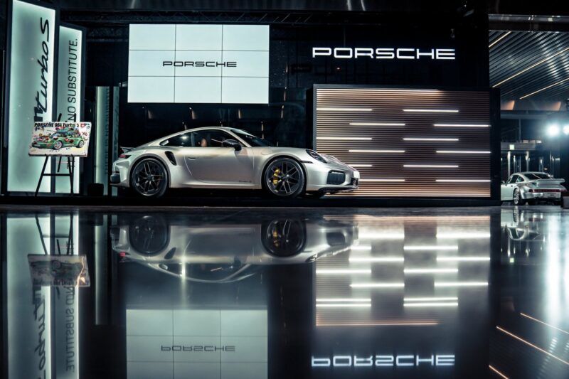 公路全能王者 Porsche 911 Turbo S