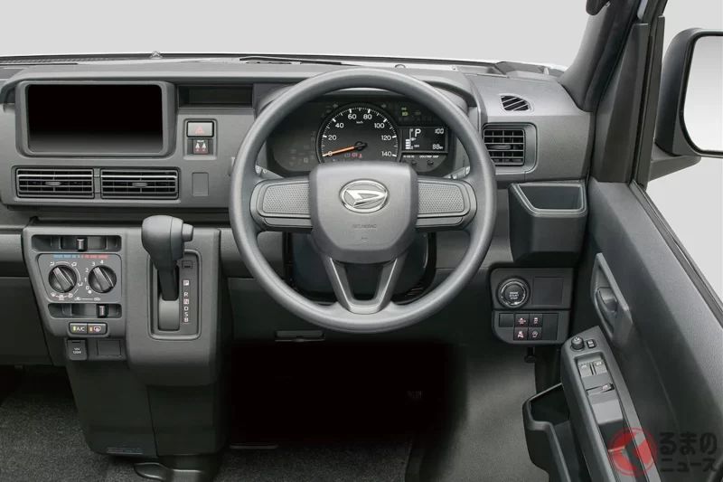 售價115萬日圓起！Daihatsu全新「輕型廂型車」上市引發熱議！安全性能升級、人氣配備全面標配，網友直呼「根本已經是高級車」「對物流配送超有幫助」！全新 Hijet Cargo 到底有哪些改變？