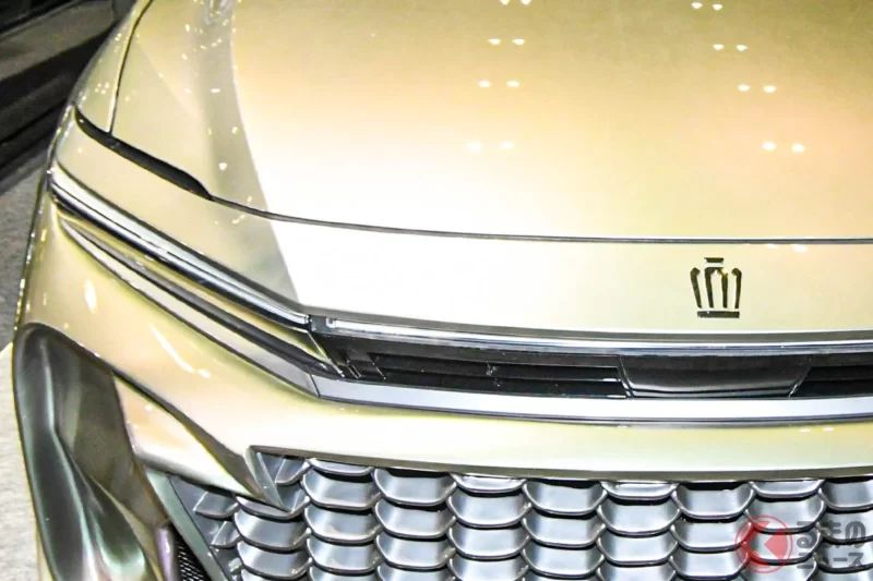 「惡面感」的Toyota最新型「Crown Sedan」！讓「大叔族群狂喜」的「往年風格」超讚！連車尾設計也很兇悍的「Ares Rosel」究竟是什麼？