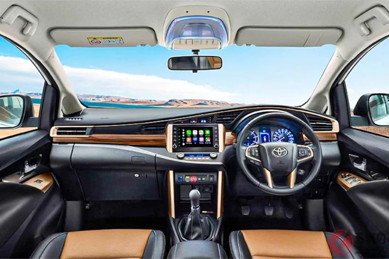 Toyota全新「8人座Minivan」正式亮相！採用與Harrier同級的車身尺寸，並搭載2.4升引擎！ 外觀設計再進化的「Innova Crysta」印度市場車型究竟有何特色？