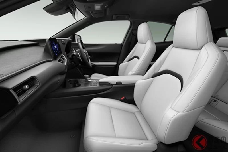 油耗可達 26 km/L 的 Lexus「小型豪華 SUV」引起關注！最入門等級成焦點，高級配備幾乎全滿，性價比相當不錯！比頂規版本便宜約 59 萬日圓的「UX Version C」到底是什麼樣的車型？