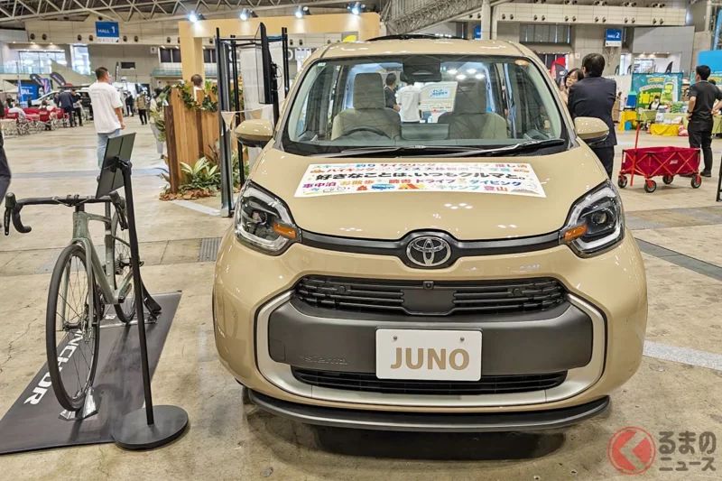 Toyota「雙人座」Sienta實車亮相！採用創新的「單排座椅」4號牌商用車規格，還能輕鬆車宿！搖身一變成為超寬敞、最適合打造時尚生活空間！Modellista超吸睛Minivan「JUNO」正式登場