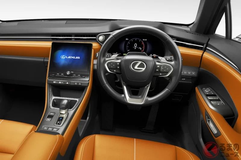 每公升可跑27.7公里超低油耗！Lexus「小型豪華SUV」備受關注！新車420萬日圓起，採用「真皮×麂皮」內裝！經銷商透露「LBX」上市後的市場反應如何？