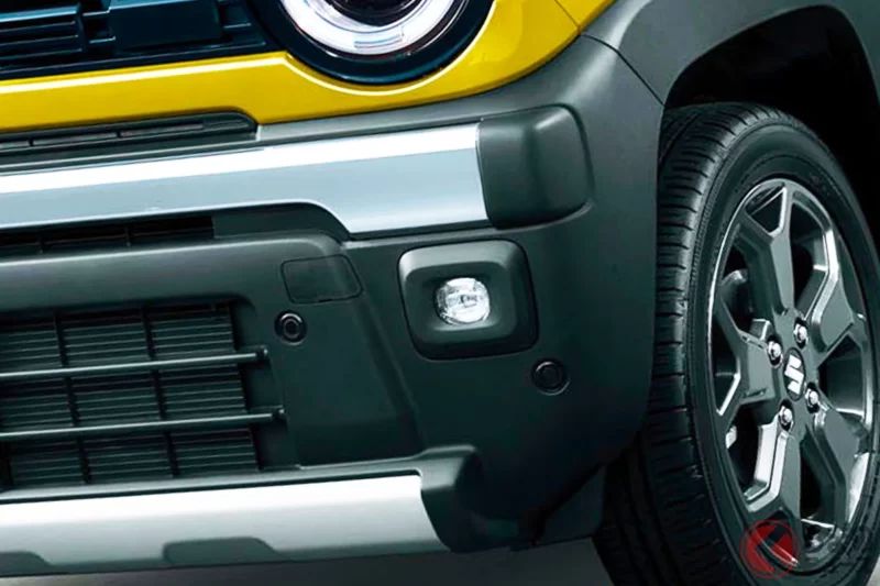 【新車183萬日圓】Suzuki新型「“緊湊型”正統SUV」實車公開！不是Jimny的「五門」車型登場！採用強化越野風格的「黑色外觀零件」，打造極致粗獷的「Wild規格」！並標配車頂行李架的「新型Hustler Tough Wild」正式展出！