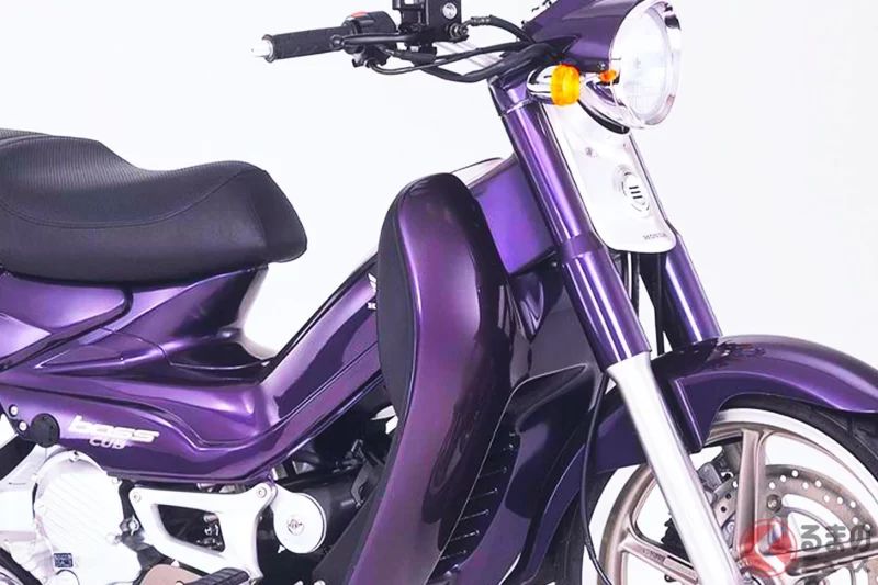Honda大膽推出「超大台」Super Cub引爆熱議！「也太大了吧！」「居然搭載250cc水冷引擎……」「Honda太有創意了！」等好評不斷！ 能跑高速公路的「Cub最強車型」Boss Cub 成為話題焦點！