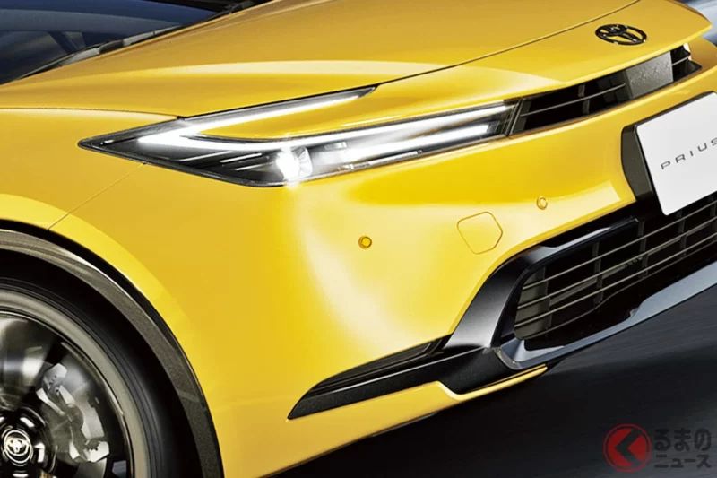 Toyota 新型「Prius」即將登場！？邁入第5年的「改款更新」取消帥氣「黑到極致的版本」＆新增「高性能4WD」設定？創下「每公升30km以上」油耗表現的「油電混合車代名詞」，這次改良的真相是？