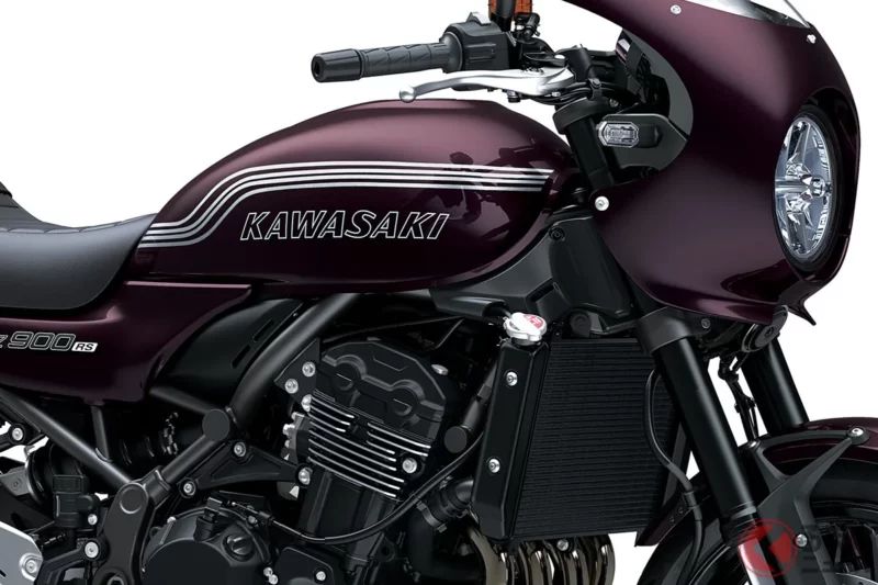 Kawasaki推出全新Cafe Racer！採用經典名車「Z1」設計，並向老車「Mach」致敬的塗裝！運動感十足的「Z900RS CAFE」2027年式登場