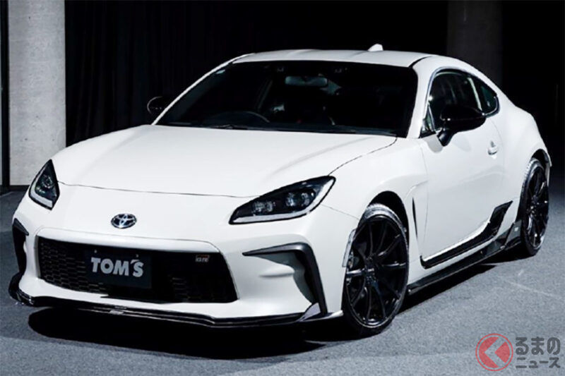 Toyota最新「GR86」公開！俐落的前下擾流與運動感十足的側邊套件超帥！外型優化升級的改裝套件由TOM’S推出！