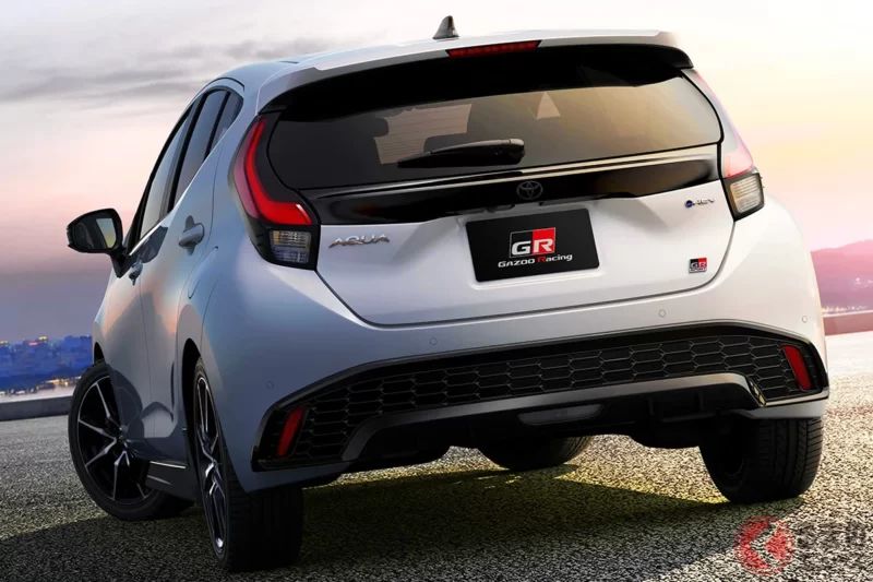 豐田新款「小型GR Sport」上市！ 全長4.1m的「剛剛好的車身」搭配大量「專屬配備」！ 運動化「Aqua」備受矚目