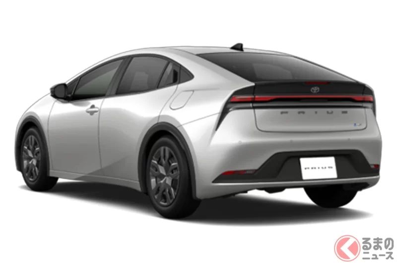 【200萬日圓級距】Toyota 全新「5人座掀背車」上市！比頂級車型「便宜184萬日圓」，卻是最省油版本，1公升可行駛「32.6公里」！擁有「寬敞行李廂」且實用性佳，最便宜的「Prius」車型受到關注！