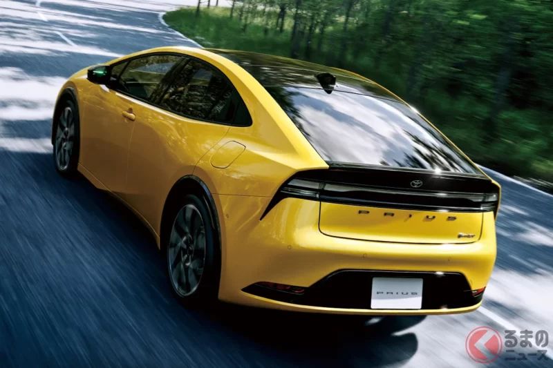 Toyota全新「超低油耗」Hatchback正式上市！全長4.6公尺的「剛剛好」車身，採用專屬設計！每公升可跑超過25公里的優異油耗也相當吸引人，一起來看看Prius頂級車型的魅力！