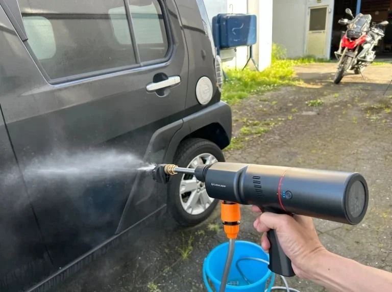 停車場沒水也能洗車！Smart Portable 01用水桶、寶特瓶就能啟動