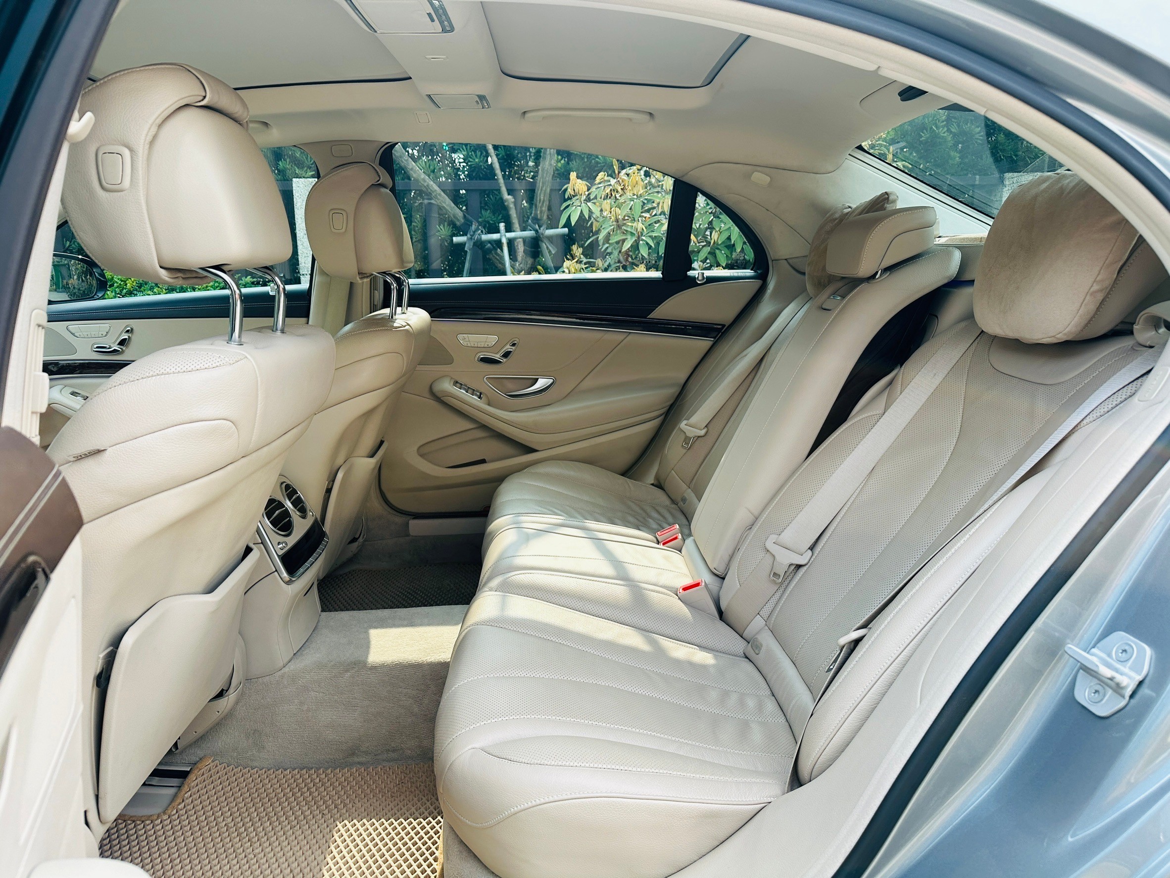 BENZ S400 油電 雙魚眼 電吸門 全景天窗 四區恆溫 中文圖資 氣壓懸吊 摸門 新車價580萬, 現在只要1.6折 即可入主豪華房車霸主  第14張相片