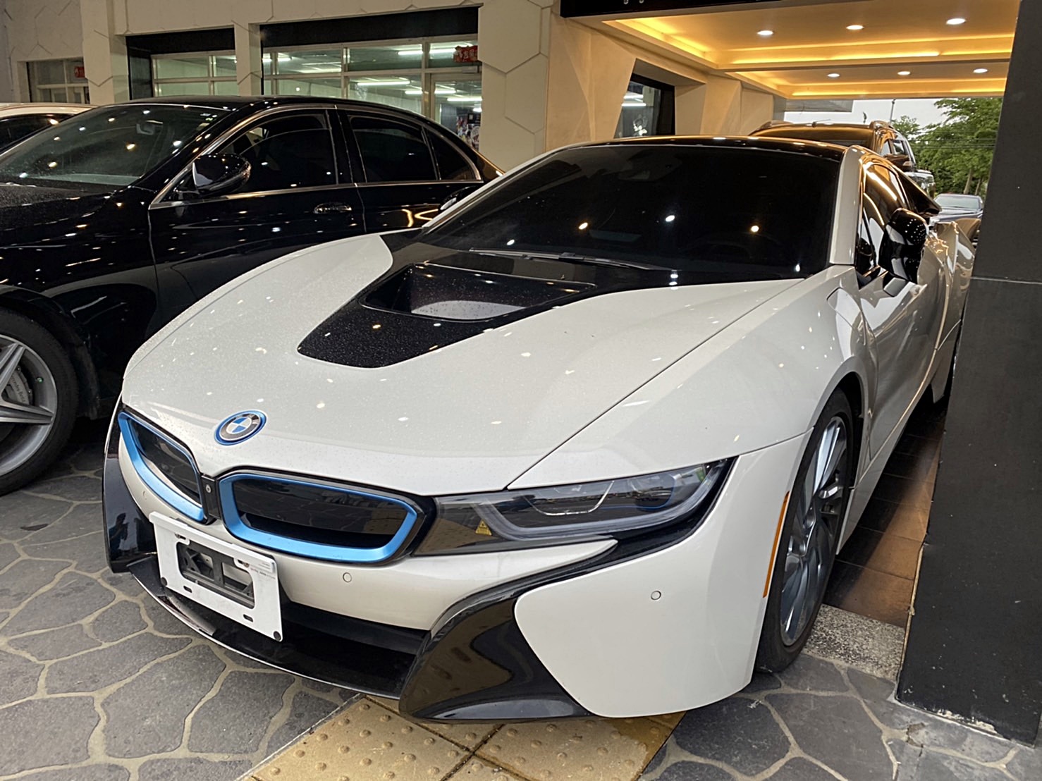 Bmw I8 的價格 Findcar 找車網